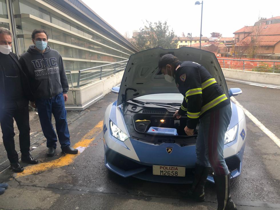 Ιταλία: Η αστυνομία μετέφερε μοσχεύματα με Lamborghini Huracan!